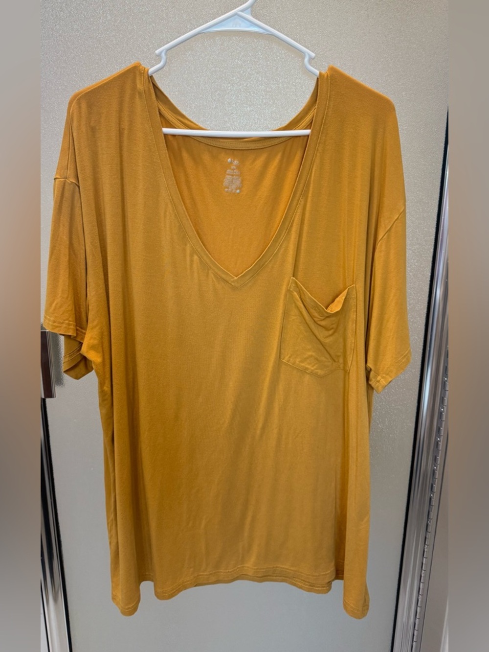Kyte Living Marigold Bamboo women’s  V-Neck Pocket Tee XXL